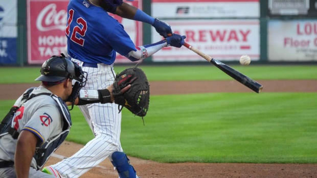 Former SF Giants prospect Alexander Canario swings at a pitch with the Cubs during spring training. (2022)